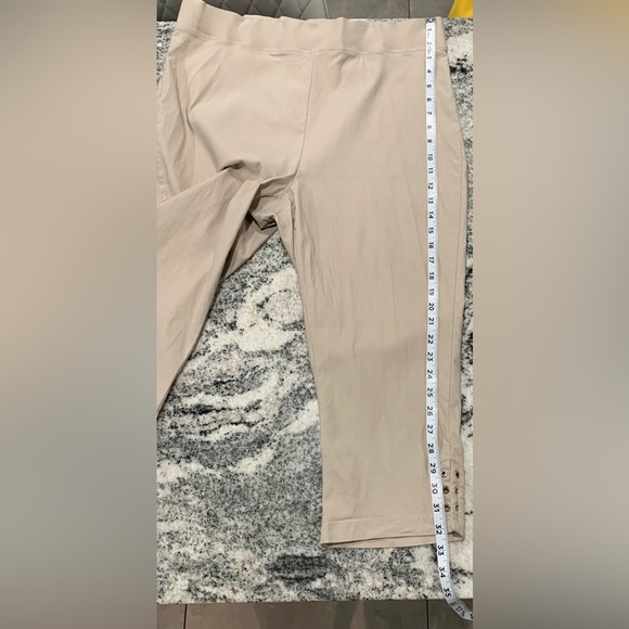 Lily, Morgan, size 1X, taupe capris - Picture 9 of 11